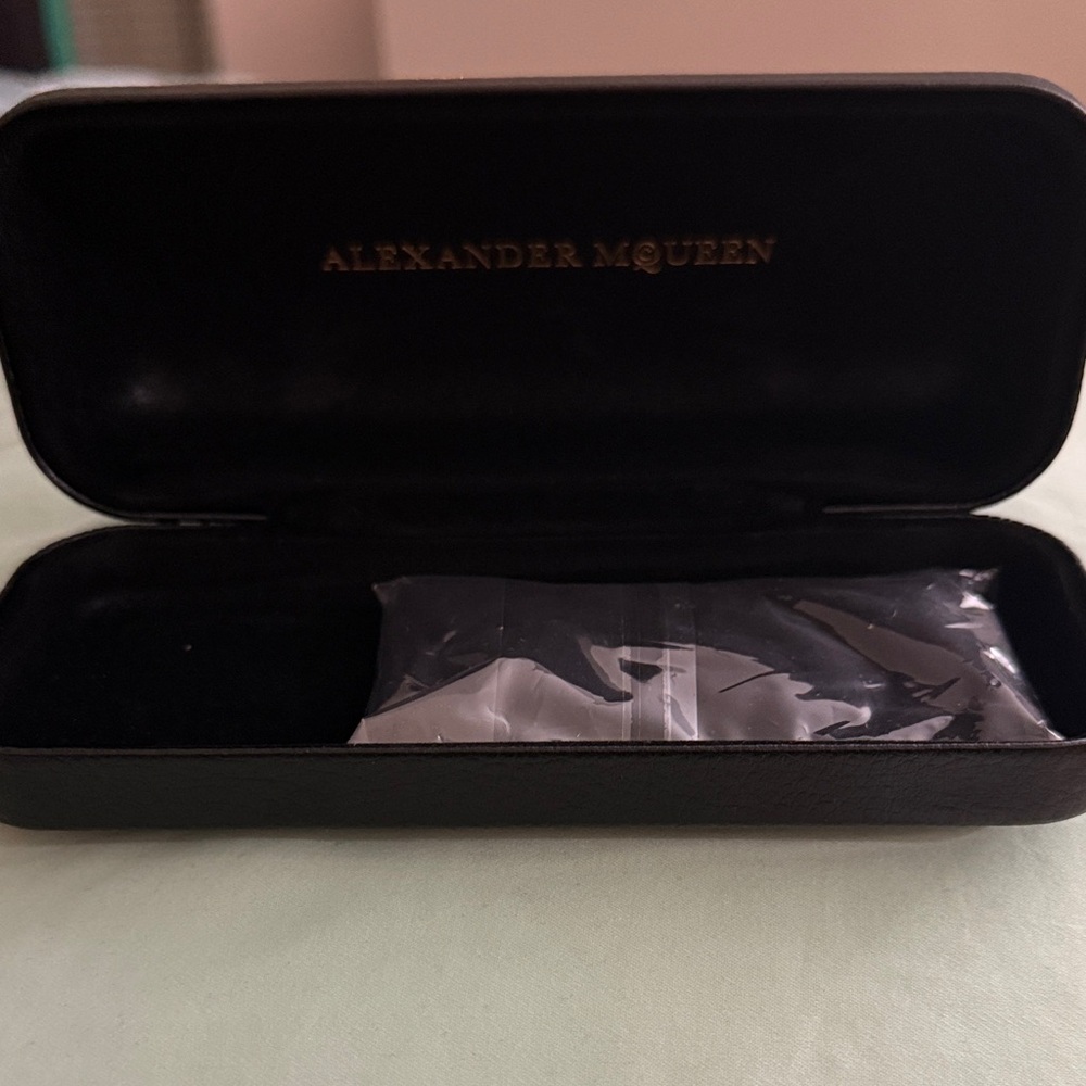 Alexander McQueen Dark Sunglasses with Studded Sides - Picture 7 of 8